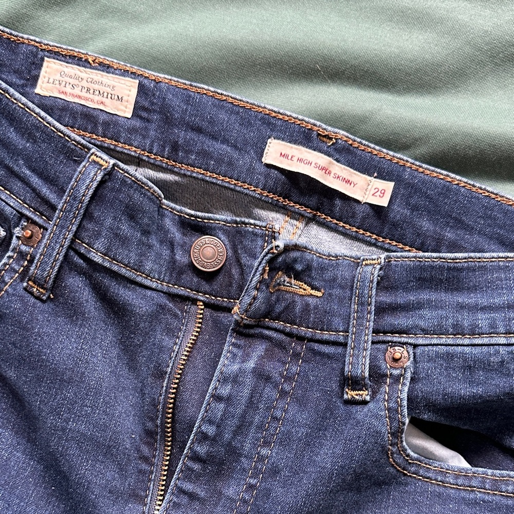 Levi’s Women’s Stretch Skinny Jeans